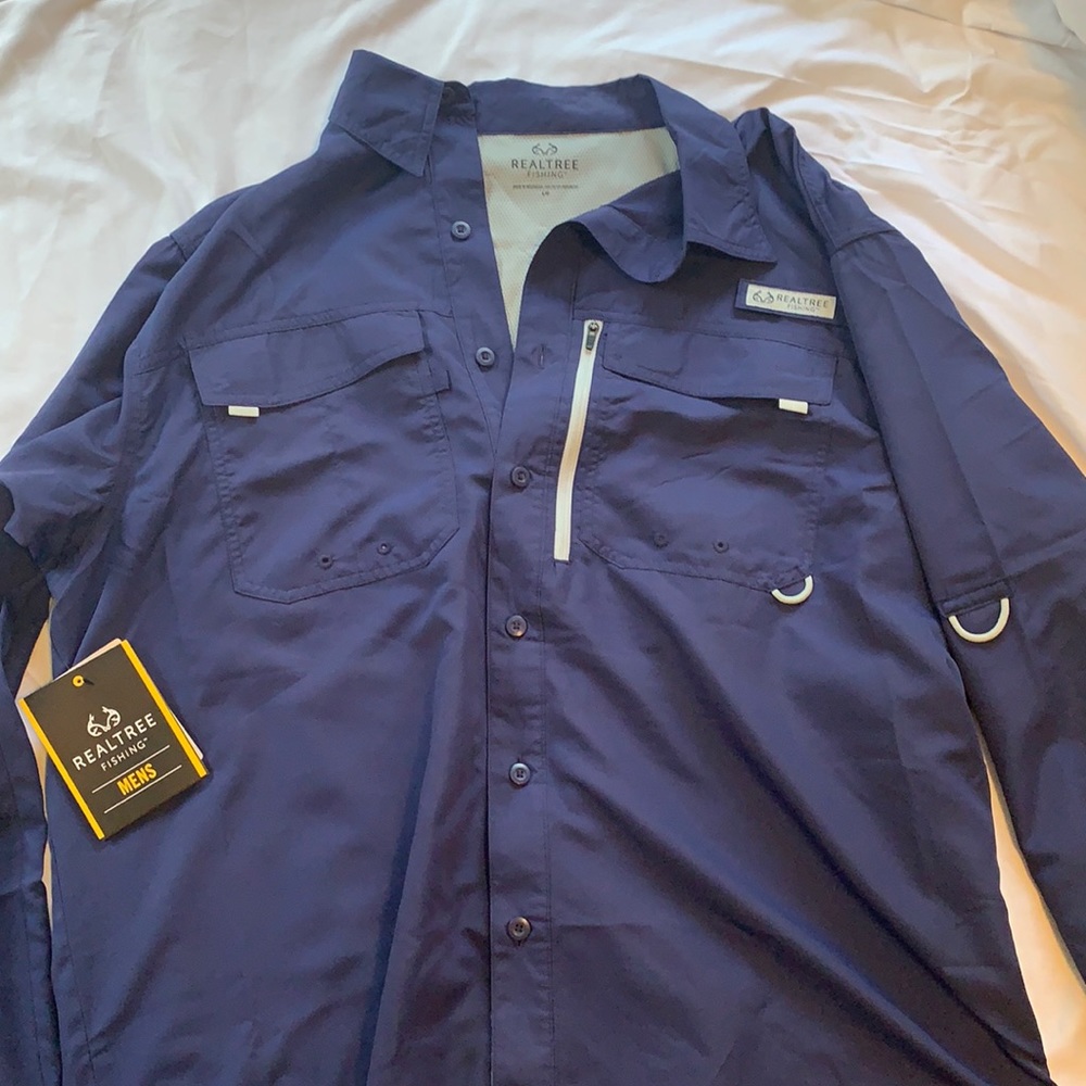 NEW Men’s Real Tree fishing shirt, long sleeved, L
